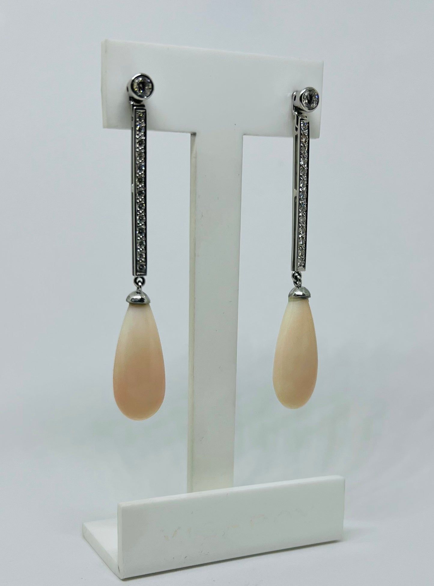 Pendientes Oro Blanco 18k y Coral japones